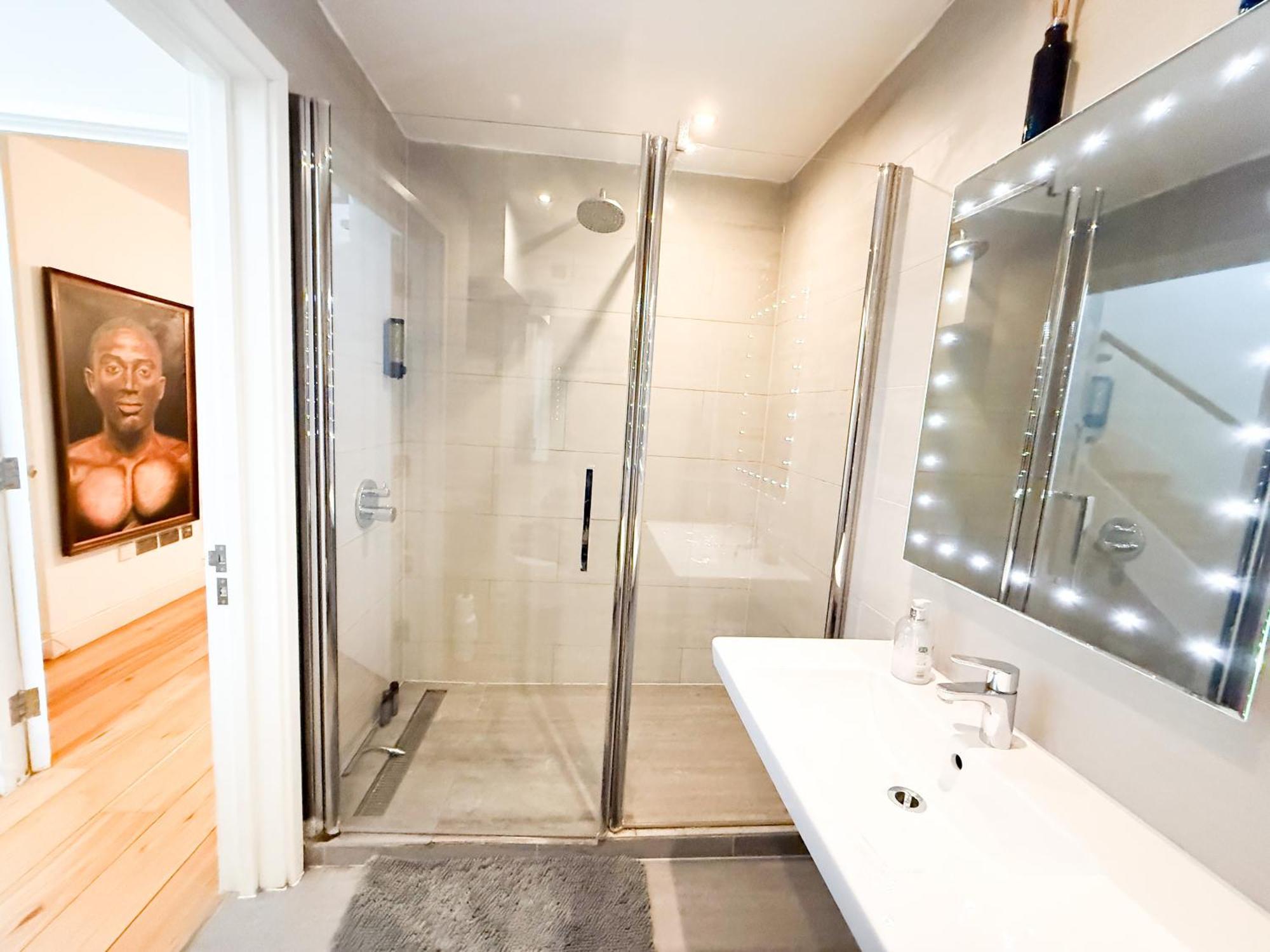 Immaculate Covent Garden Apartment London Exterior foto